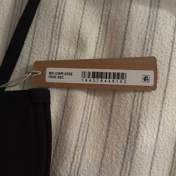 Skims Ultra Fine Mesh Bra - Picture 2 of 4